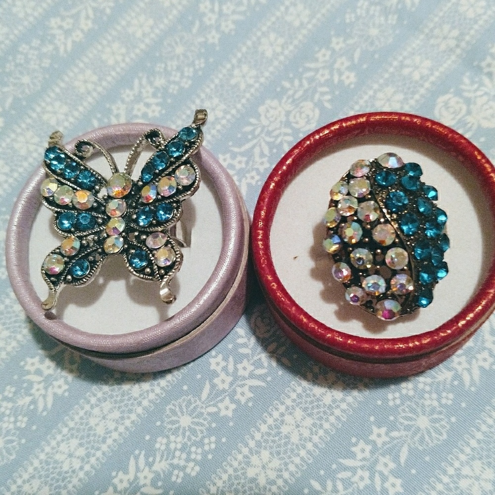 Vintage costume jewelry squeeze bands. $8 ea
